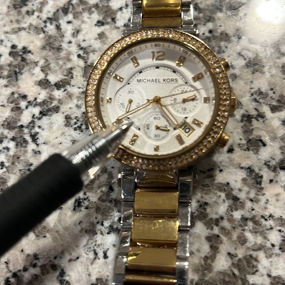 Michael Kors Gold and Silver Watch - Picture 7 of 7
